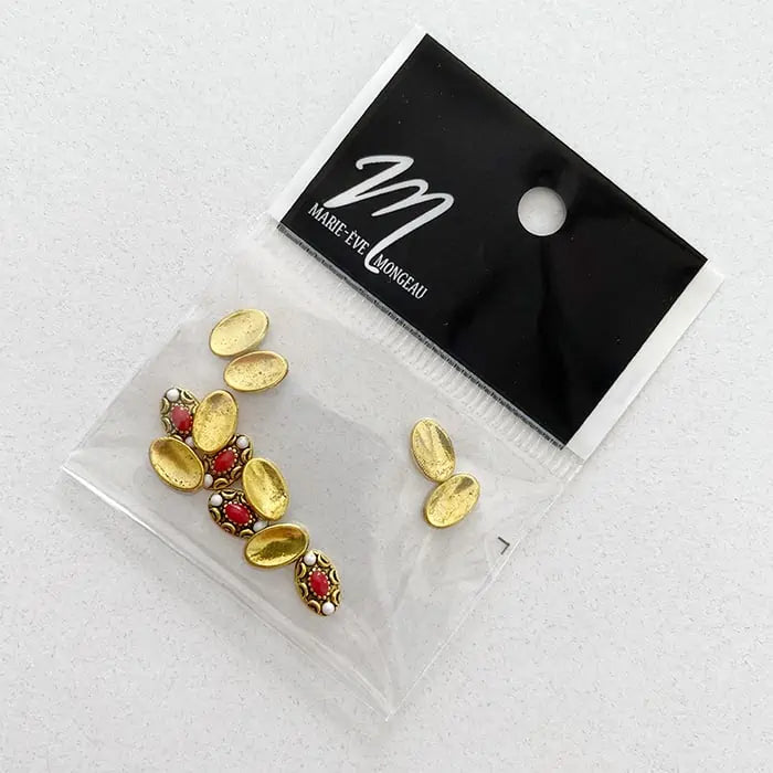 VINTAGE JEWELRY | RED OVAL Marie-Ève ​​Mongeau 