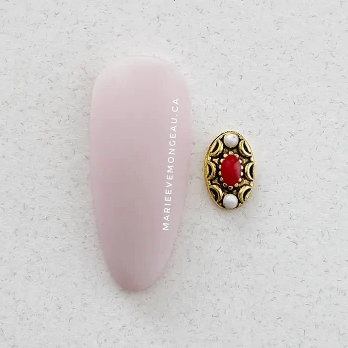 VINTAGE JEWELRY | RED OVAL Marie-Ève ​​Mongeau 